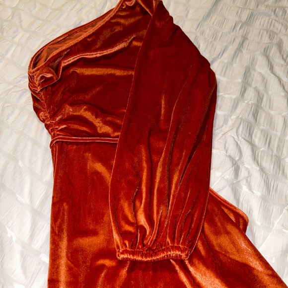 One sleeve dress. Burnt orange - Picture 2 of 5